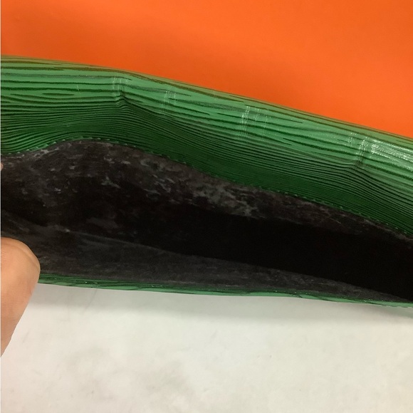 Large Louis Vuitton Epi Leather Clutch - Picture 10 of 11